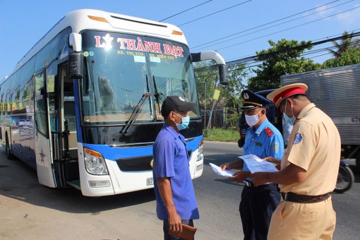 Xử phạt hành chính 673 trường hợp vi phạm trật tự an toàn giao thông