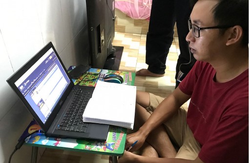 Tạm giữ đối tượng tổ chức cá độ bóng đá qua mạng