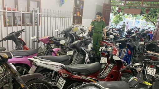 Công an Long Xuyên phát hiện 66  môtô nghi vấn ở cơ sở cầm đồ