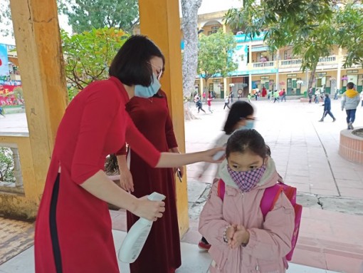 Học sinh Hà Nội tạm dừng đến trường từ ngày 4-5 phòng dịch COVID-19