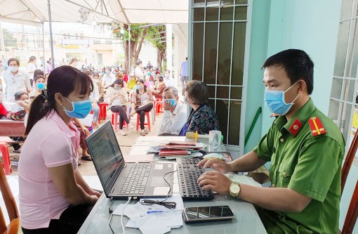 Công an huyện Châu Thành đẩy nhanh tiến độ cấp căn cước công dân