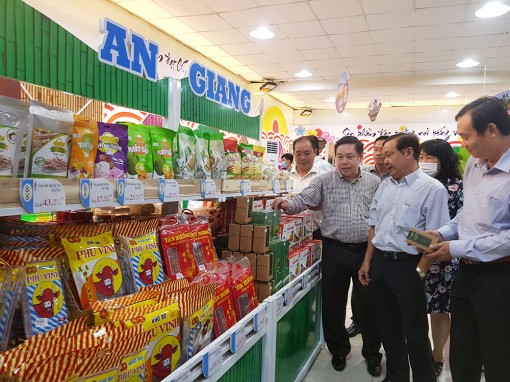 Hỗ trợ sản phẩm OCOP tiếp cận thị trường An Giang
