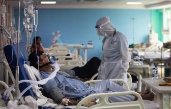 Dịch COVID-19: Hai bệnh viện lớn của Nepal cạn kiệt nguồn oxy