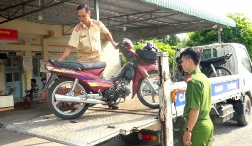 Bắt giữ nhóm tổ chức đua xe trái phép trên Tỉnh lộ 948