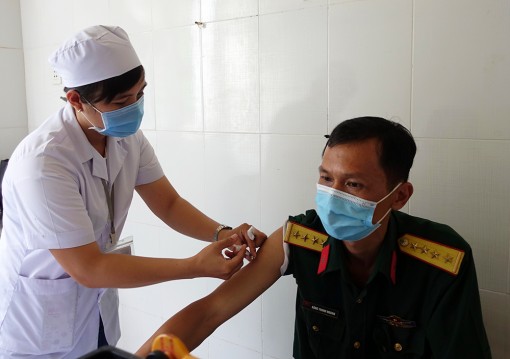 Phú Tân: 470 người được tiêm chủng Vaccine phòng COVID-19 đợt 1