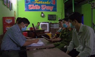 Phú Tân ra quân kiểm tra việc chấp hành các quy định phòng, chống dịch bệnh COVID-19