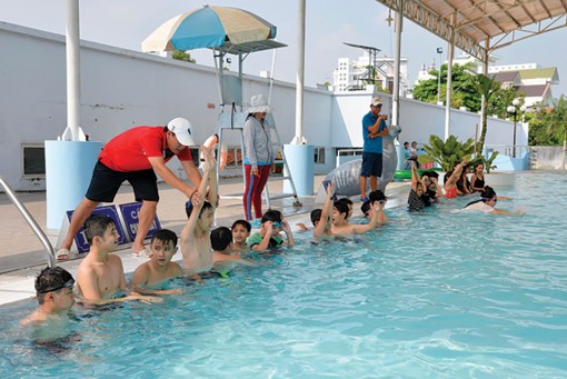 An Giang tăng cường các hoạt động phổ cập bơi, phòng, chống tai nạn đuối nước trẻ em