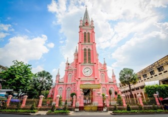 "Chụp cháy máy" ở 3 nhà thờ màu hồng đẹp nhất Việt Nam