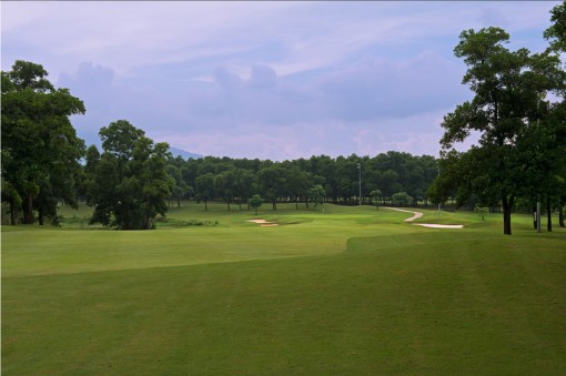 Hà Nội tạm dừng toàn bộ các hoạt động thể thao đông người, chơi golf từ trưa 13-5