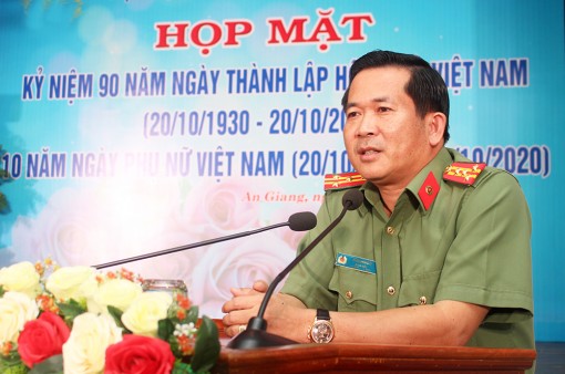 Sức nóng từ “đường dây nóng”