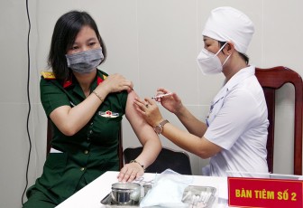 Hơn 100 cán bộ, chiến sĩ thuộc Bộ Chỉ huy Quân sự tỉnh An Giang được tiêm vaccine phòng COVID-19 đợt 2