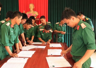 Lực lượng vũ trang tỉnh An Giang tập trung cho ngày bầu cử