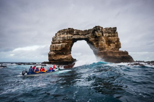 Vòm đá nổi tiếng Darwin's Arch sụp đổ do bị xói mòn