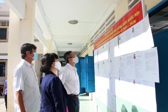 Phó Bí thư Thường trực Tỉnh ủy An Giang Lê Văn Nưng kiểm tra công tác chuẩn bị bầu cử ở huyện Chợ Mới