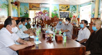 Chủ tịch UBND tỉnh An Giang Nguyễn Thanh Bình thăm, chúc mừng Đại lễ Phật đản