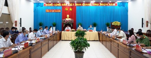 Thường trực Tỉnh ủy An Giang họp giao ban tuần