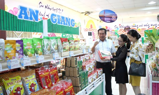 Tâm huyết phát triển sản phẩm đặc sản địa phương