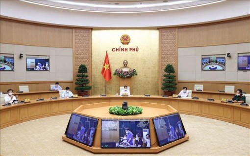Thủ tướng Phạm Minh Chính chủ trì họp chống dịch COVID-19 cấp bách tại Bắc Giang và Bắc Ninh