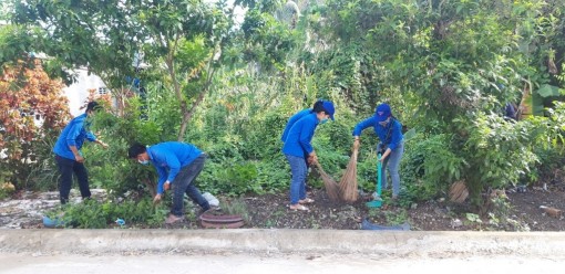 Chợ Mới đồng loạt ra quân "Ngày chủ nhật xanh"đợt 2-2021 hưởng ứng ngày môi trường thế giới