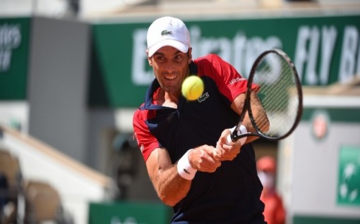 Thiem bị loại sớm ngày ra quân Roland Garros