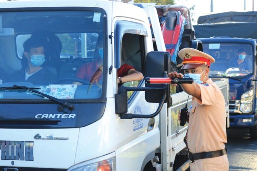 “Đặt lợi ích quốc gia, dân tộc; chăm sóc, bảo vệ sức khỏe của nhân dân là trên hết, trước hết”