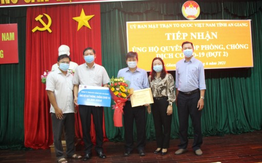 Công ty TNHH MTV Xăng dầu An Giang ủng hộ 50 triệu đồng phòng, chống dịch bệnh COVID-19