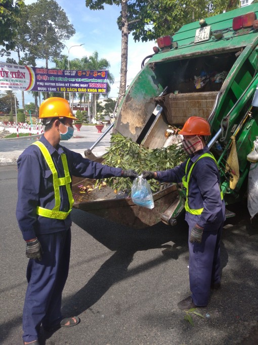 Công ty Cổ phần Môi trường Đô thị An Giang ra quân tổng vệ sinh môi trường