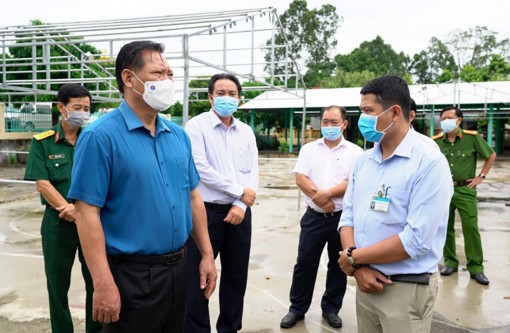 Phó Chủ tịch UBND tỉnh An Giang Trần Anh Thư kiểm tra công tác phòng, chống dịch bệnh COVID-19 trên địa bàn huyện Châu Thành