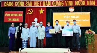 UBMTTQVN tỉnh An Giang tiếp nhận tiền ủng hộ quỹ Phòng, chống dịch bệnh COVID-19 của nhiều đơn vị