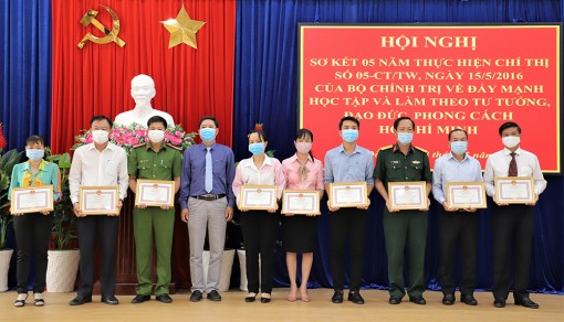Châu Đốc học tập và làm theo Bác với những kết quả thiết thực