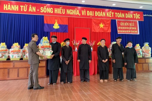 Bí thư Tỉnh ủy An Giang Lê Hồng Quang chúc mừng Phật hội Tứ Ân Hiếu Nghĩa