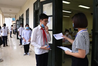 Sáng nay 14-6, gần 8.000 thí sinh tranh suất vào lớp 10 THPT chuyên của Hà Nội