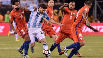 Copa America 2021: Argentina bị Chile cầm chân