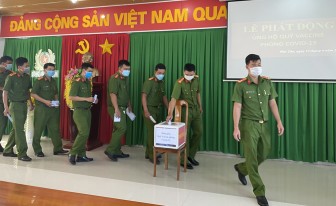 Công an huyện Phú Tân phát động tham gia ủng hộ quỹ Vaccine phòng, chống dịch bệnh COVID-19