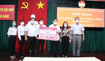 Ngân hàng TMCP Kiên Long, Ngân hàng Nông nghiệp và Phát triển nông thôn chi nhánh An Giang ủng hộ 313 triệu đồng phòng, chống dịch bệnh COVID-19