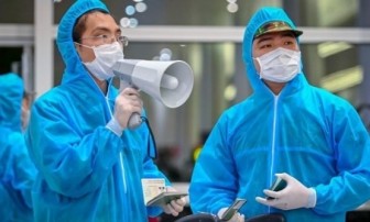 Bệnh nhân COVID-19 tiếp xúc hơn 6000 người, Nghệ An thông báo khẩn