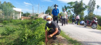 Ra quân trồng 500 cây dầu dọc tuyến kênh F