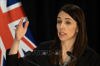 Thủ tướng New Zealand tiêm chủng mũi đầu tiên