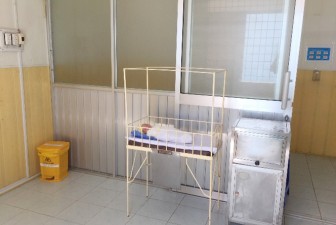 2 bé sơ sinh đầu tiên ra đời trong khu cách ly ở An Giang