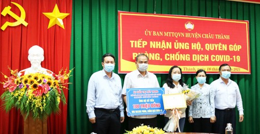 Châu Thành tiếp nhận 100 triệu đồng ủng hộ quỹ Phòng, chống dịch bệnh COVID-19