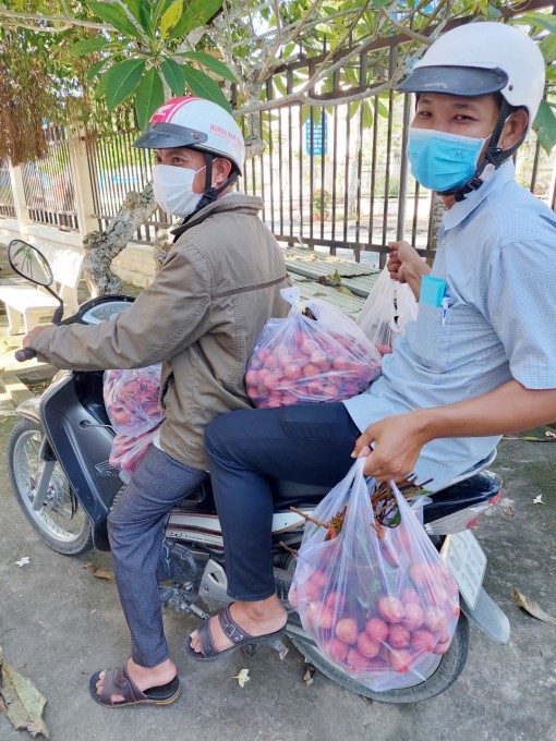 Hội Liên hiệp Phụ nữ huyện Thoại Sơn hỗ trợ tiêu thụ vải thiều Bắc Giang