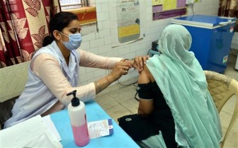 Nhu cầu tiêm vaccine phòng COVID-19 tại thủ đô Ấn Độ giảm mạnh