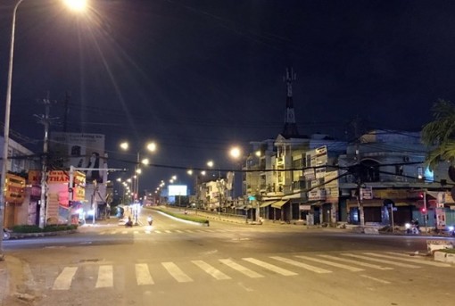 Chỉ thị khẩn của TP. HCM: Yêu cầu dân không tụ tập quá 3 người