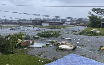 Mỹ: Tai nạn liên hoàn do áp thấp nhiệt đới, nhiều trẻ em tử vong