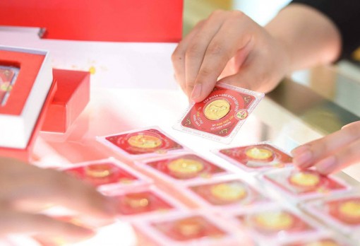 Giá vàng hôm nay 21-6: Giảm giá, nhà đầu tư mua vào chờ thời