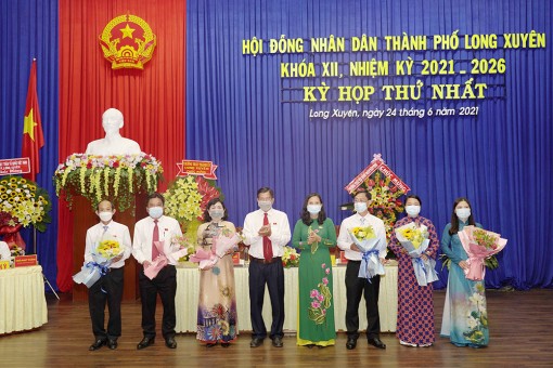 Kỳ họp lần thứ nhất, HĐND TP. Long Xuyên khóa XII (nhiệm kỳ 2021-2026): Kiện toàn các chức danh lãnh đạo chủ chốt của HĐND và UBND thành phố