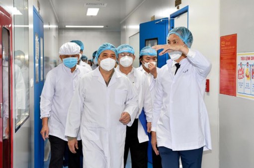Thủ tướng Phạm Minh Chính: Lập tổ hành động để sản xuất bằng được vaccine phòng COVID-19 nhanh nhất