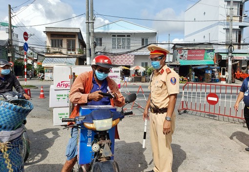 An Giang tăng cường đảm bảo trật tự an toàn giao thông với phòng, chống dịch bệnh