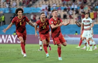 Bỉ biến Bồ Đào Nha thành cựu vương, đấu Italy ở tứ kết