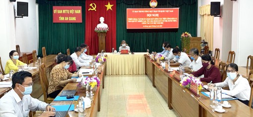 Tăng cường giám sát thực hiện tiếp công dân, giải quyết khiếu nại, tố cáo và công tác cán bộ